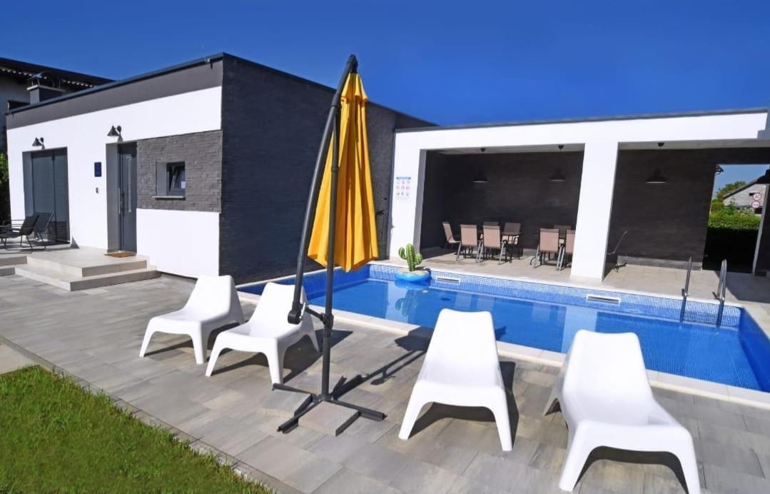 Kuca Za Odmor Deda Pepo Villa Micevec Luaran gambar